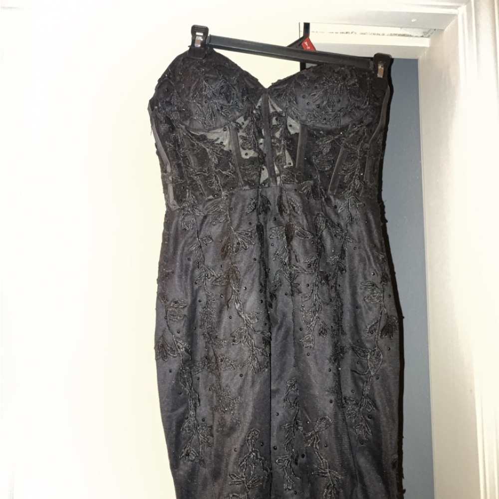 Elegant Black Strapless Dress